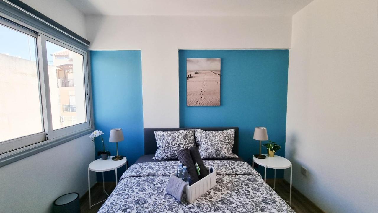 Modern Retreat: 2Br Stylish Apt With Comfy Rooms! Smart Tv With 200Mbps Internet Larnaca Exterior photo